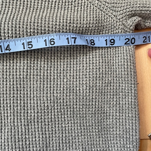 Size L Michael Kors Gray Waffle Knit Hoodie Sweater - Picture 9 of 10